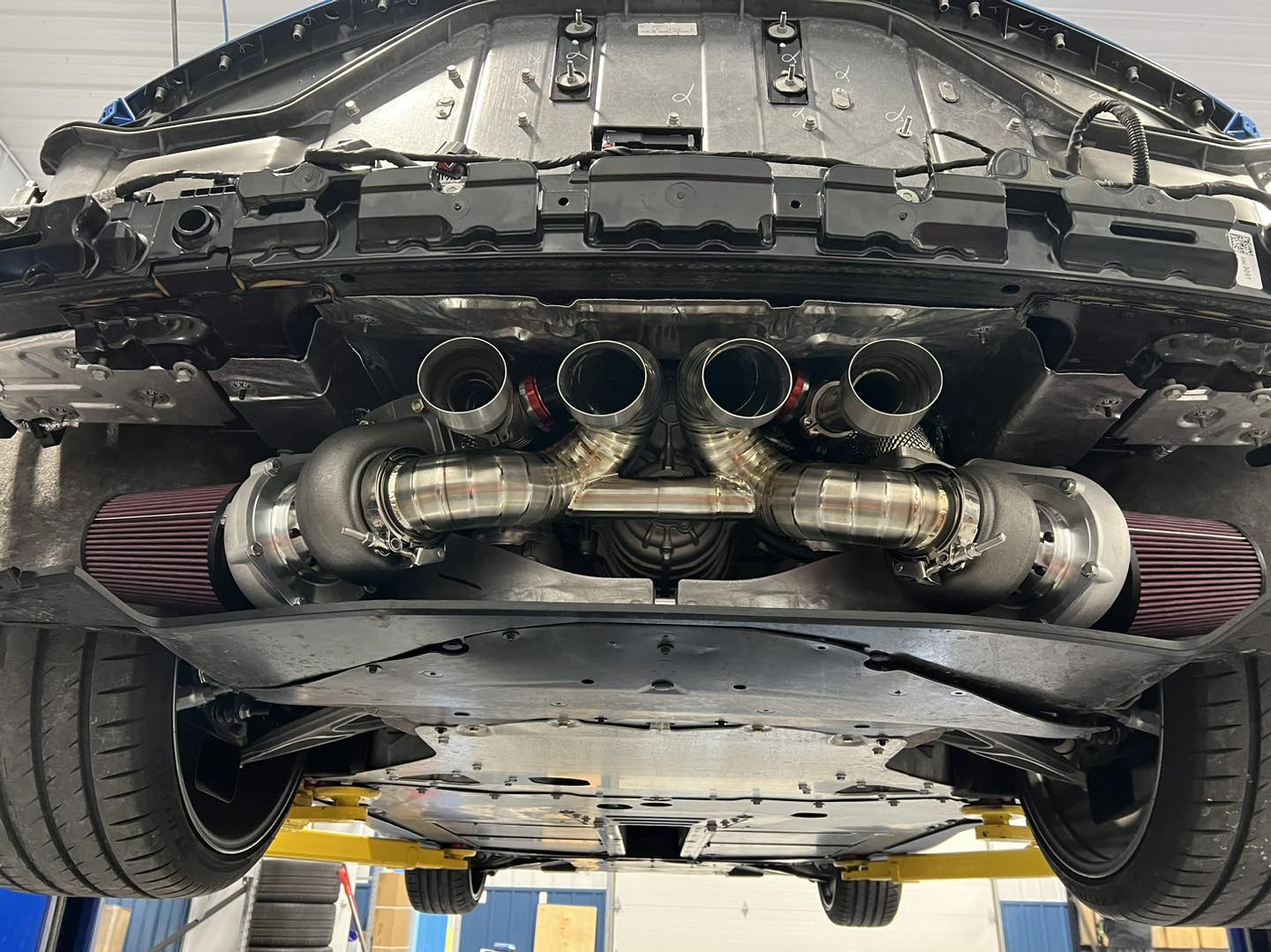 Huron Speed C8 Corvette Twin Turbo Kit - A2W Premium Bundle